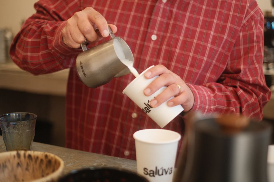 Why Your Barista Wants You to Stop Ordering Coffee 'Extra Hot'